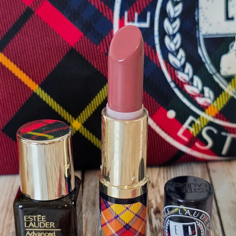 Women's Estée Lauder set of 6 travel size